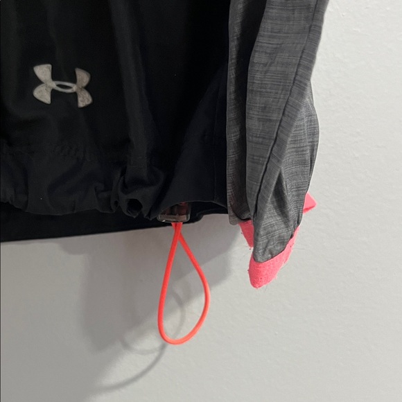 Woman’s Under Armour Jacket in Black and Gray with Neon Pink Details Medium - Picture 7 of 9